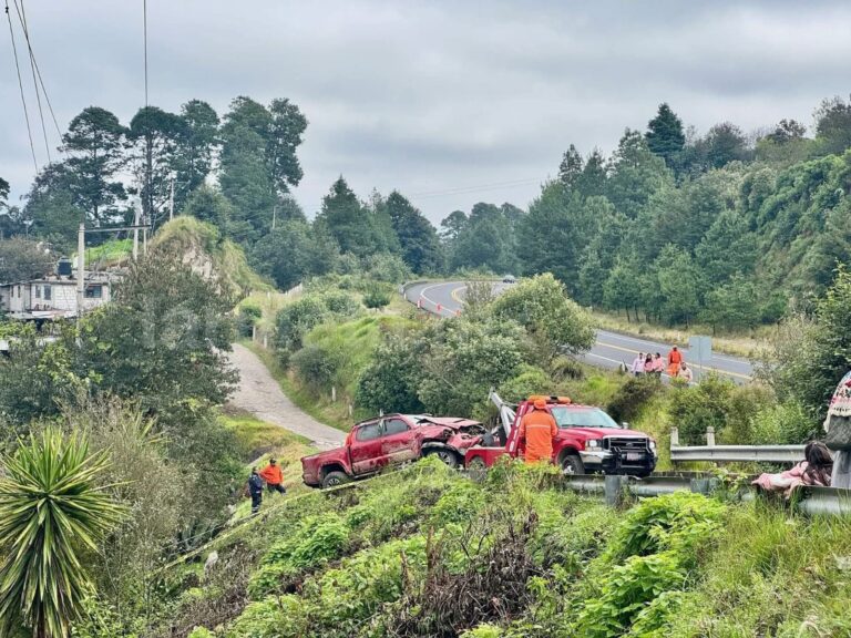 PIERDE LA VIDA UNA MUJER Y CINCO PERSONAS MÁS RESULTAN LESIONADAS, EN ACCIDENTE