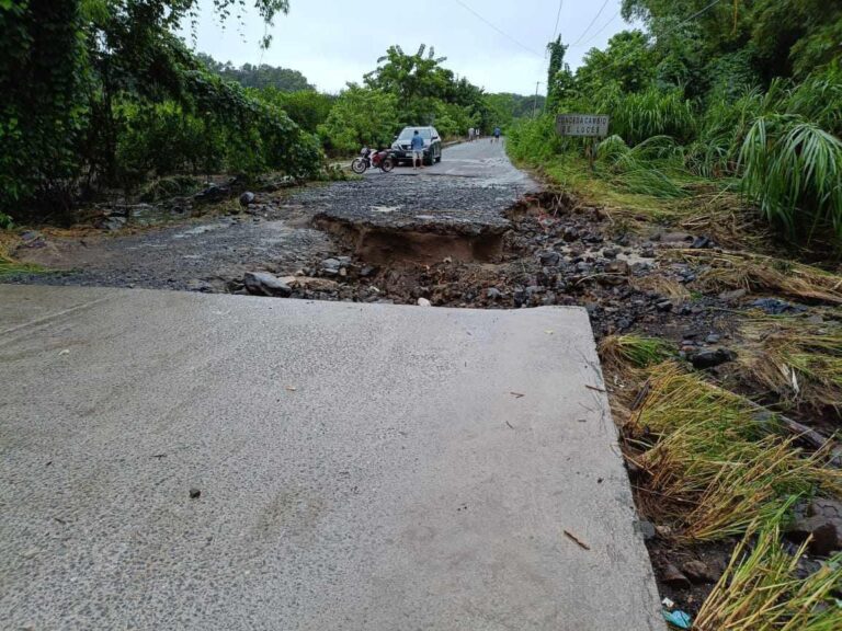 ARMENTA OLVIDA TRAMO ZANZONTLA-ACATENO Y SE COMPROMETE A REPARAR EL PALMAR-TENAMPULCO