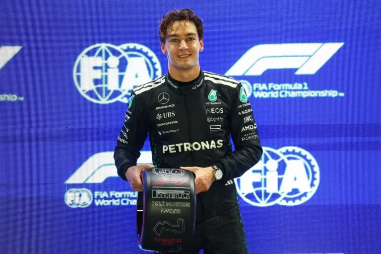 George Russell sorprende y se lleva la pole position en Singapur 2025; Franco Colapinto queda 18º