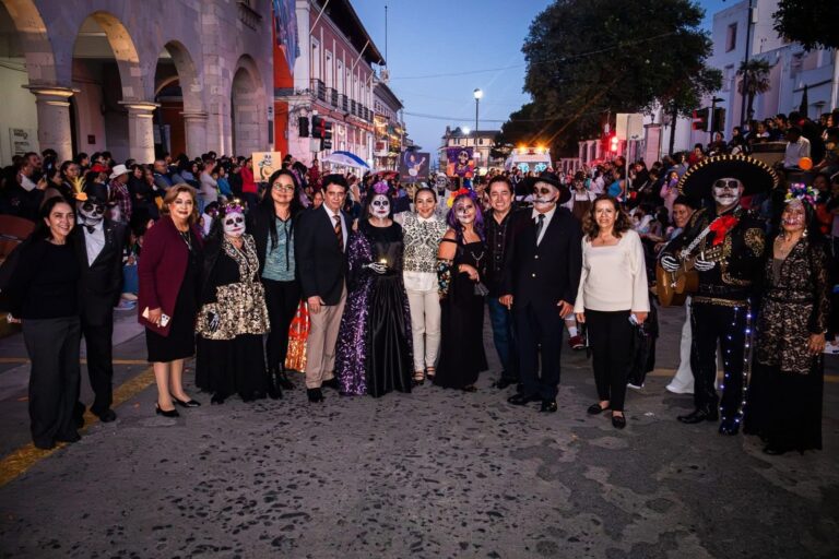 COLOR, TRADICIÓN Y ORIGINALIDAD EN EL DESFILE DE LAS ALMAS