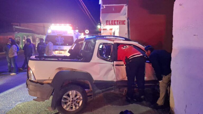 APARATOSO ACCIDENTE EN XIUTETELCO DEJA DOS LESIONADOS