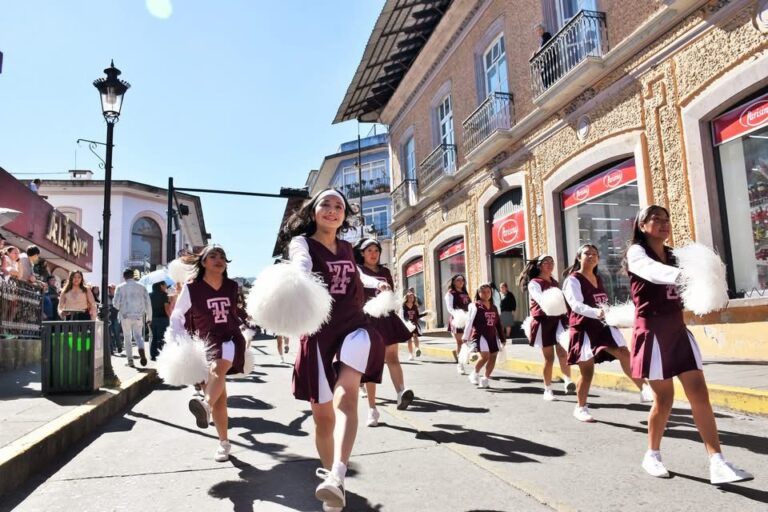 TODO LISTO PARA EL DESFILE CONMEMORATIVO AL 115 ANIVERSARIO DEL INICIO DE LA REVOLUCIÓN MEXICANA