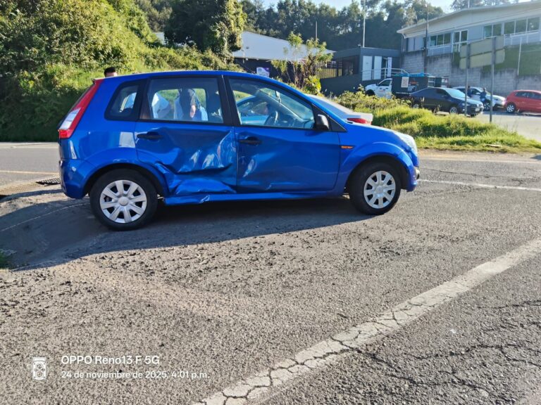 APARATOSO ACCIDENTE EN CHIGNAUTLA, DEJA DOS MENORES LESIONADOS