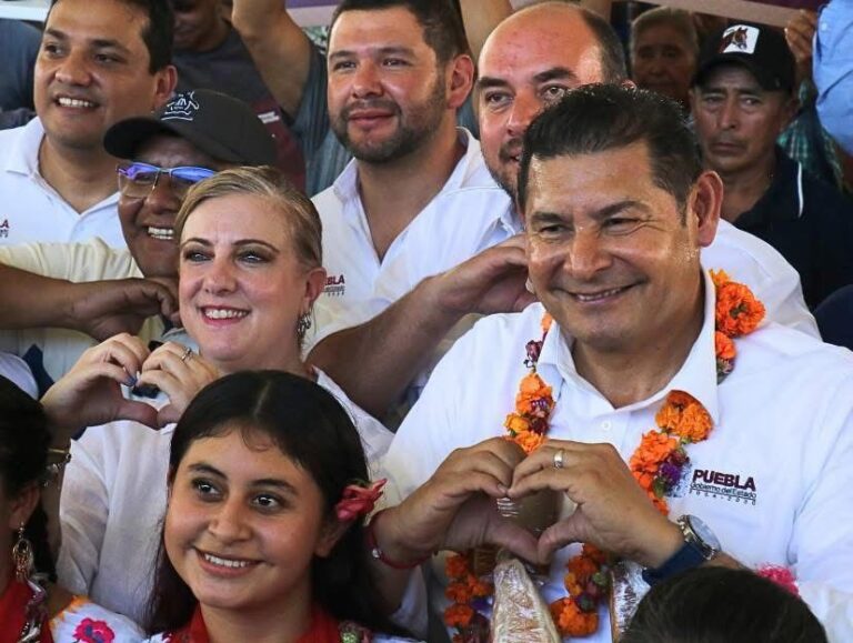 MARILYN BALLESTEROS Y CARLOS ESCALONA VAN POR PROCESADORA DE CÍTRICOS EN TENAMPULCO