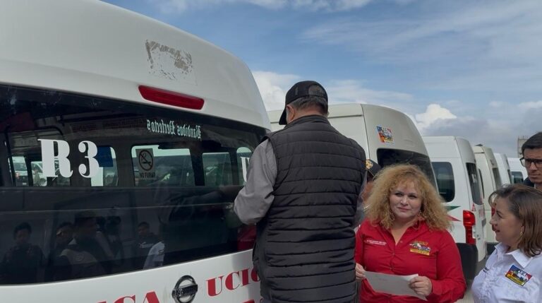 Ruta 3 renueva calcomanías de la UTCT