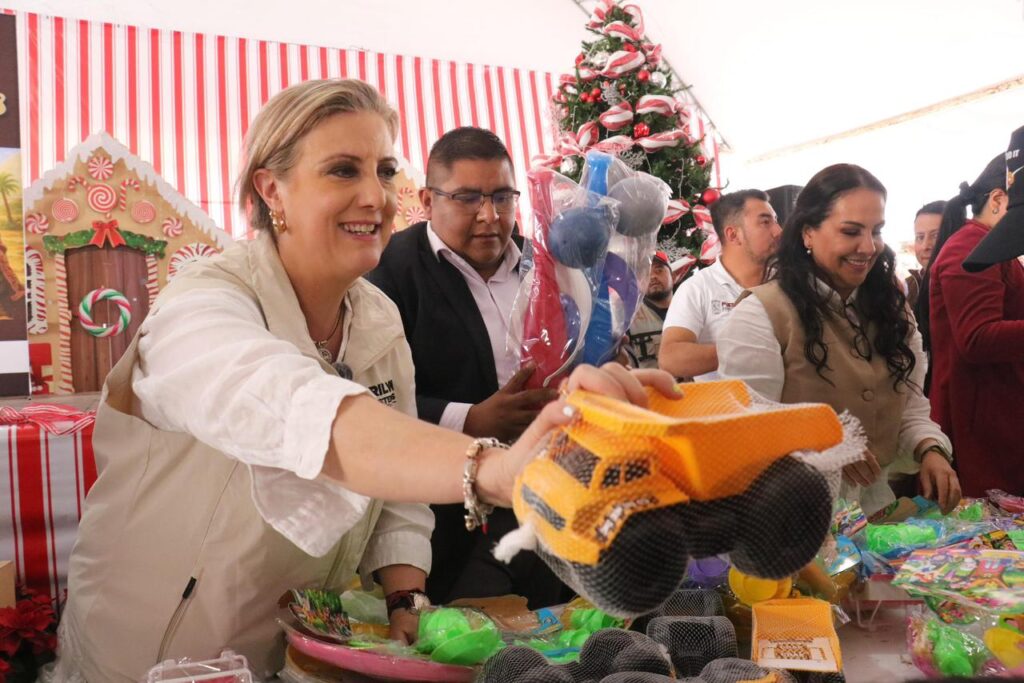 GOBIERNO DE PUEBLA ENTREGA MÁS DE 7 MIL JUGUETES EN TEZIUTLÁN; MARILYN BALLESTEROS, MADRINA DE LA JORNADA