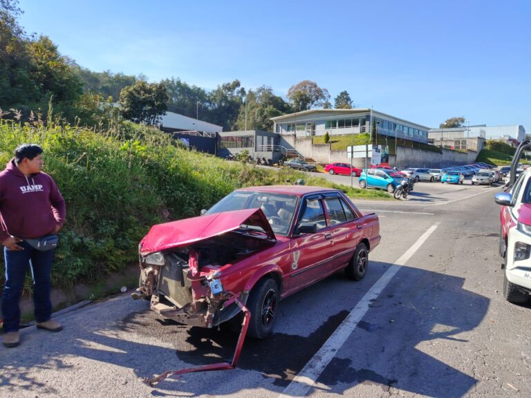 ACCIDENTE ENTRE VEHÍCULO PARTICULAR Y UNIDAD DEL TRANSPORTE PÚBLICO DE LA RUTA 3