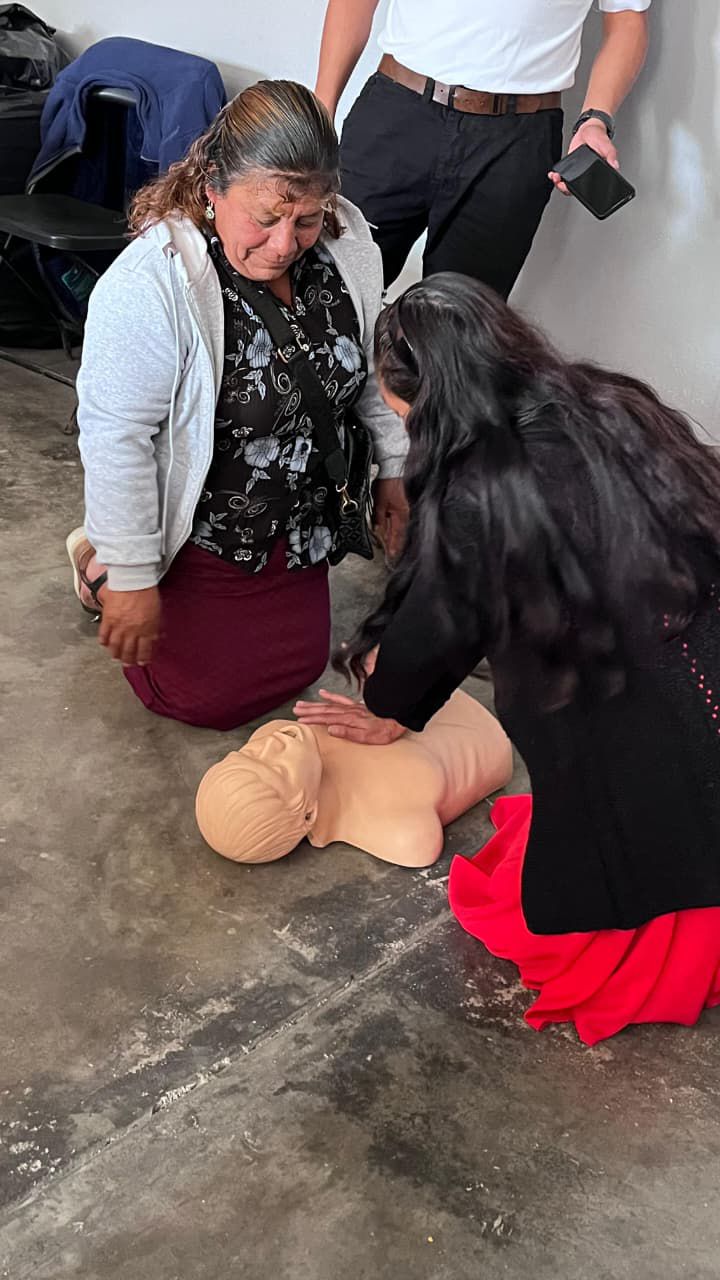 Capacitan a auxiliares de salud en RCP para fortalecer la atención de emergencias en Xiutetelco