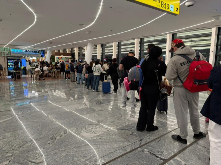 ABATIMIENTO DE “EL MENCHO” DEJA A TEZIUTECOS VARADOS EN EL AEROPUERTO DE GUADALAJARA
