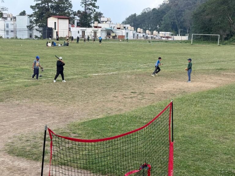 IMPULSAN ESCUELA DE BÉISBOL PARA NIÑOS Y JÓVENES EN TEZIUTLÁN 