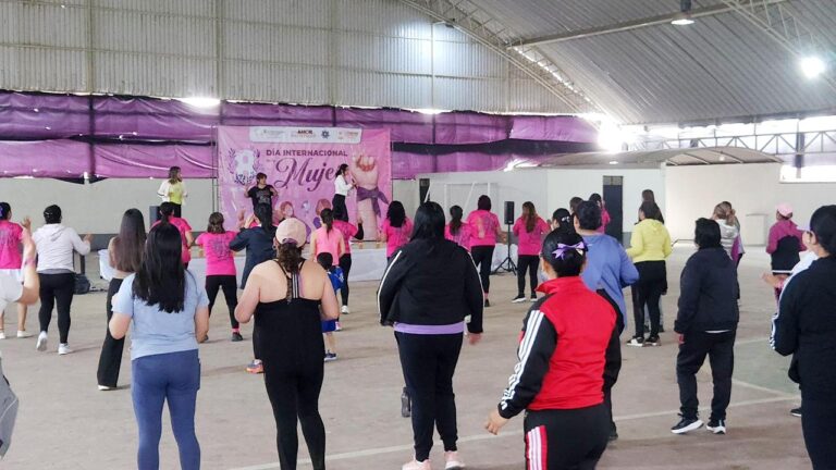 Xiutetelco promueve activación física para mujeres con masterclass de zumba
