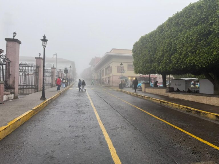 FRENTE FRÍO NÚMERO 41 HA PROVOCADO ENCHARCAMIENTOS EN ALGUNOS PUNTOS DE TEZIUTLÁN