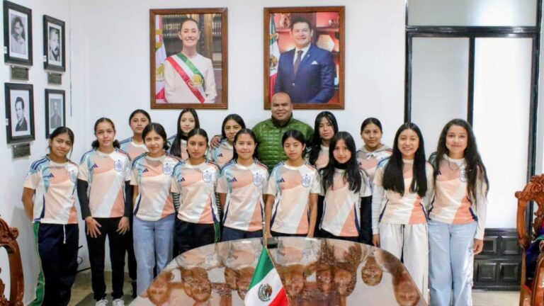 Selección femenil de la ESFAO representará a Chignautla en torneo estatal