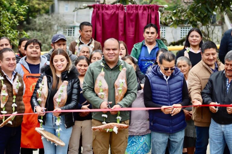 Inauguran obra vial en Calicapan; buscan mejorar seguridad en zona transitada