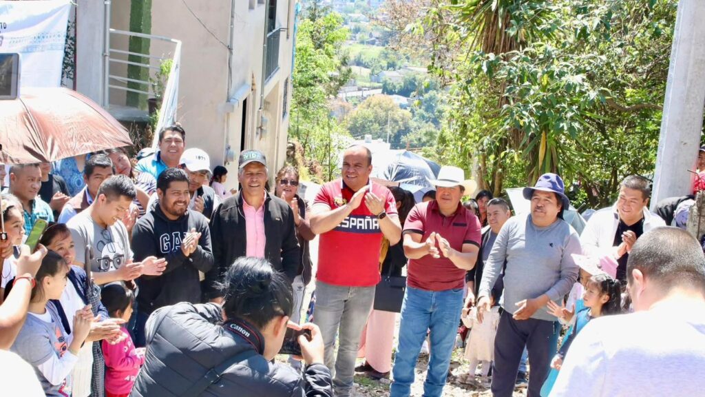 Inauguran obra de electrificación en Tezotepec, Chignautla