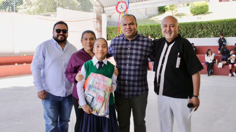 Reconocen en Chignautla a alumnos destacados en la Olimpiada del Conocimiento 2026
