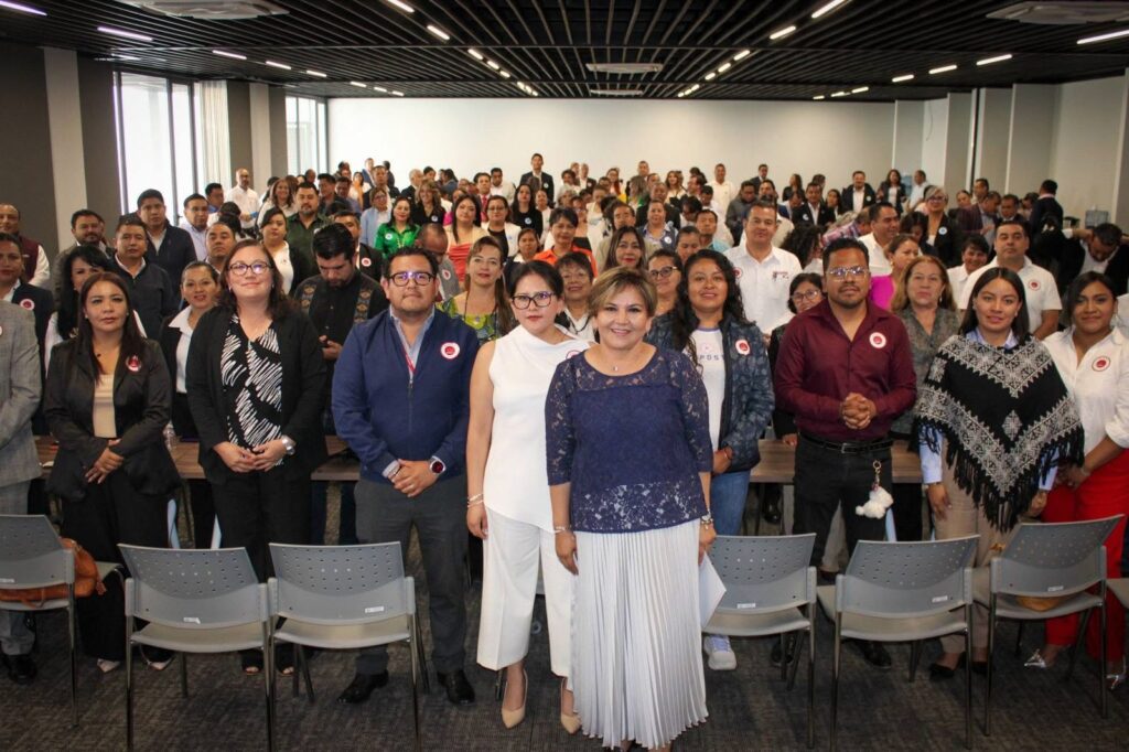 Floricel González impulsa en el Congreso de Puebla foro para dignificar al magisterio poblano