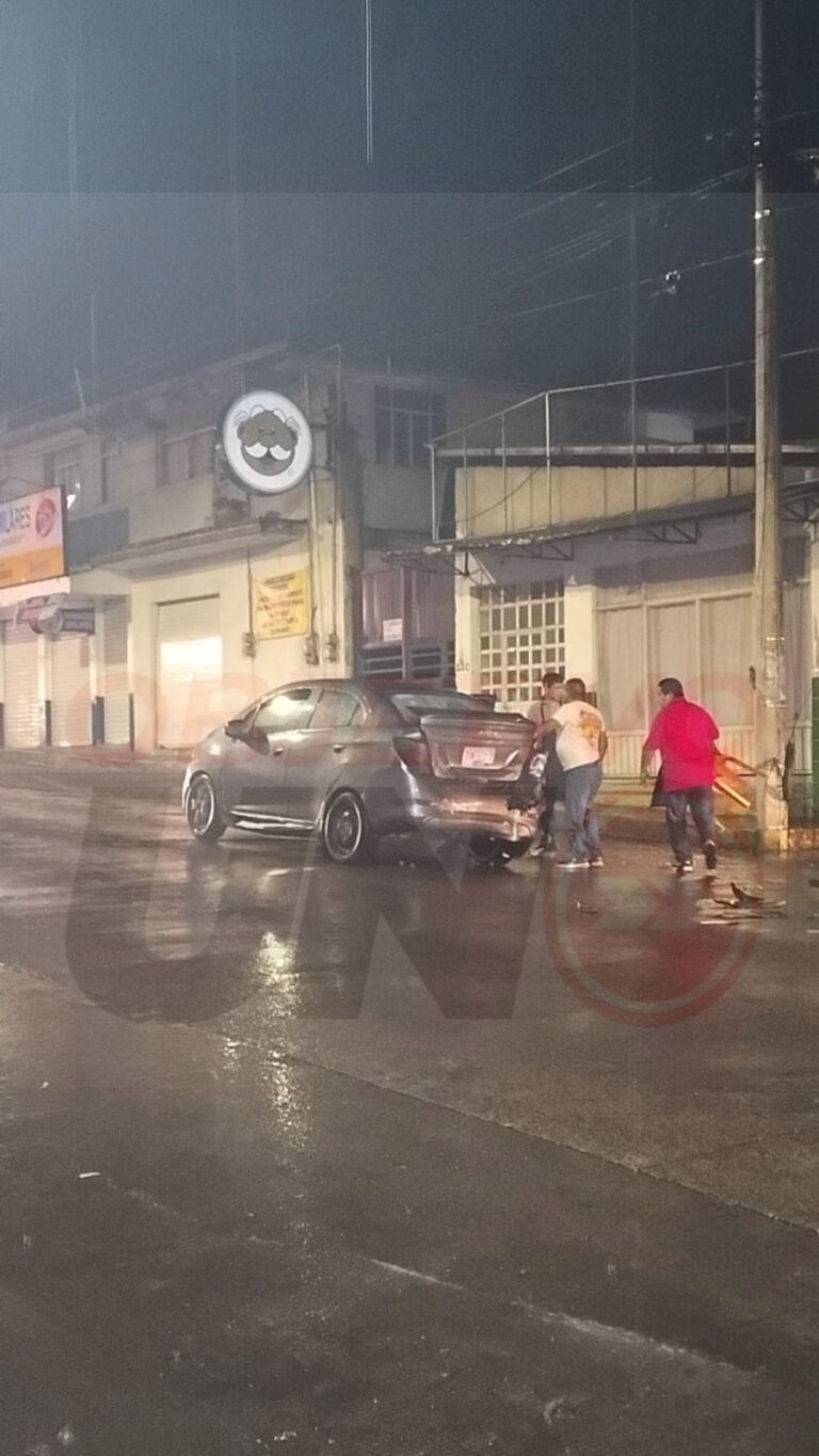 CONDUCTOR PRESUNTAMENTE EBRIO PROVOCA ACCIDENTE
