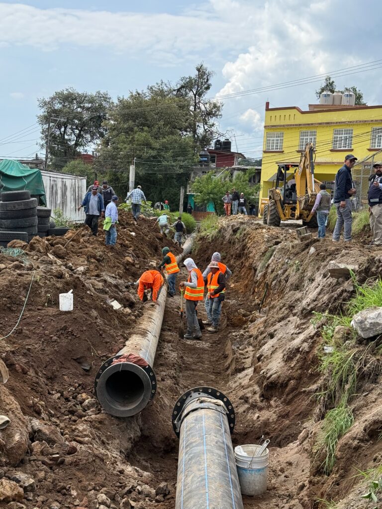 AUTORIDADES DE TEZIUTLÁN Y CHIGNAUTLA SE MANTIENEN ATENTAS ANTE OBRA HIDRÁULICA 