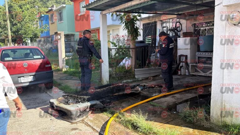 INCENDIO POR PRESUNTO CORTO CIRCUITO EN FRACCIONAMIENTO DE TEZIUTLÁN
