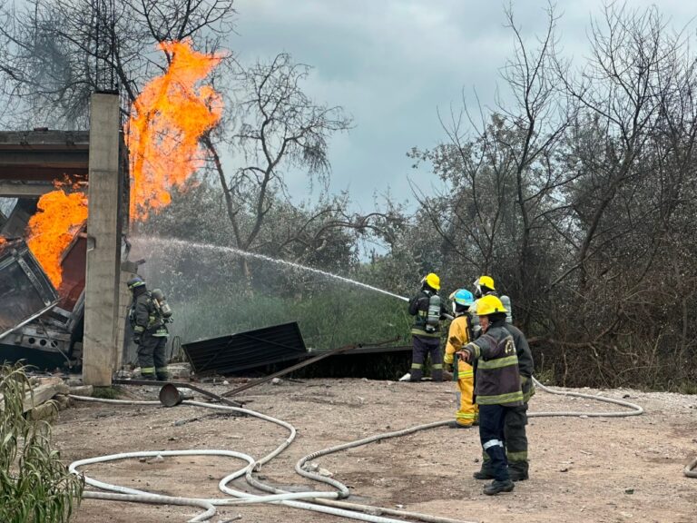 DE FORMA OPORTUNA, GOBIERNO ESTATAL ATIENDE EMERGENCIA POR EXPLOSIÓN EN TEPEACA