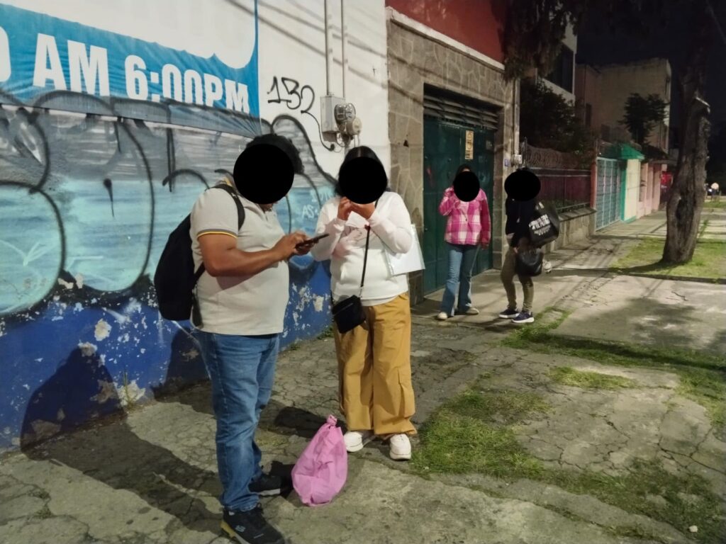 PACIENTES DEL IMSS Y FAMILIARES DENUNCIAN QUE AUTOBÚS DE REGRESO A TEZIUTLÁN NO LLEGÓ