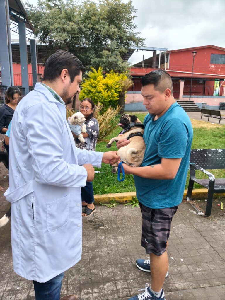 REGIDURÍA DE SALUD DE TEZIUTLÁN ANUNCIA VACUNACIÓN ANTIRRÁBICA