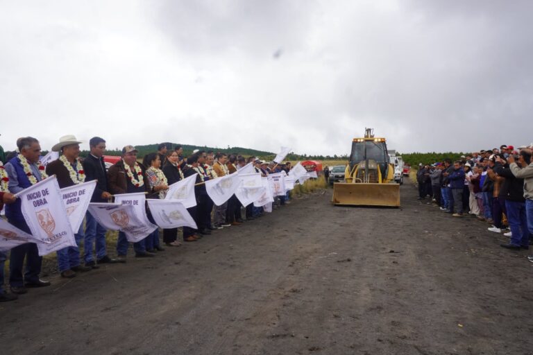 Arranca la construcción de la carretera Atecax-Maxtaloya en la zona alta de Xiutetelco